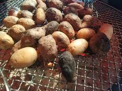 -帅巴人舅母子腊蹄民俗村