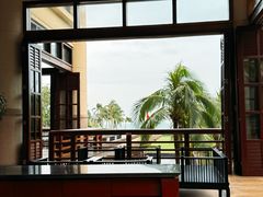 -亚龙湾喜来登·美景台大堂吧