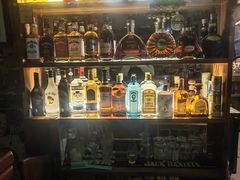 -丽纳尔斯酒吧咖啡LENORE’S BAR(三经街店)