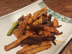 香辣藕条炒牛干巴-云海肴·汽锅鸡·云南菜(美罗城店)