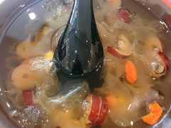 莲子枸杞雪耳羹-海盗虾饭·剥好的小龙虾饭(SOHO尚都店)