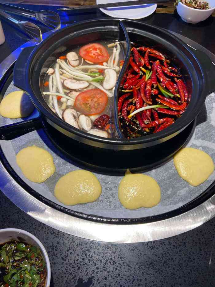 潮鱼捞(正安店)-"该店位于正安县七鑫商业广场,永辉电梯处可.