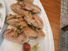 -Chom Cafe and Restaurant