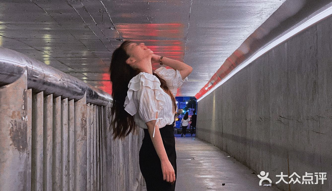 深圳探店｜克莱因蓝工业风咖啡厅SOMETHING FOR🔵⚪️