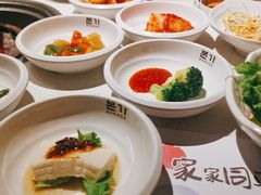 餐前小菜-本家韩国烤肉(青岛万象城店)