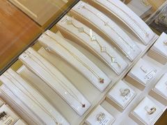-海星奢选二手奢侈品手表包包鉴定回收寄卖(墨玉南路店)