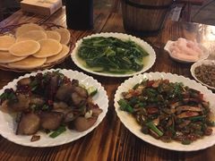 -富正毅三下锅·湘西韵味(天门山索道店)