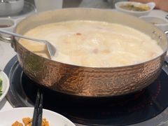 -洪氏嗨捞·广东猪肚鸡·椰子鸡火锅(西咸万象城店)