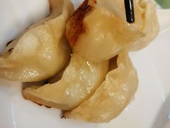 鲜肉锅贴-白玉兰小吃(新村路店)