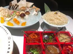 -领鲜天下·焗海鲜·花胶鸡(天目里店)