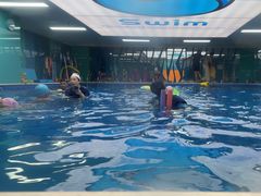 -Swim斯卫姆国际儿童游泳中心(红博中央公园店)