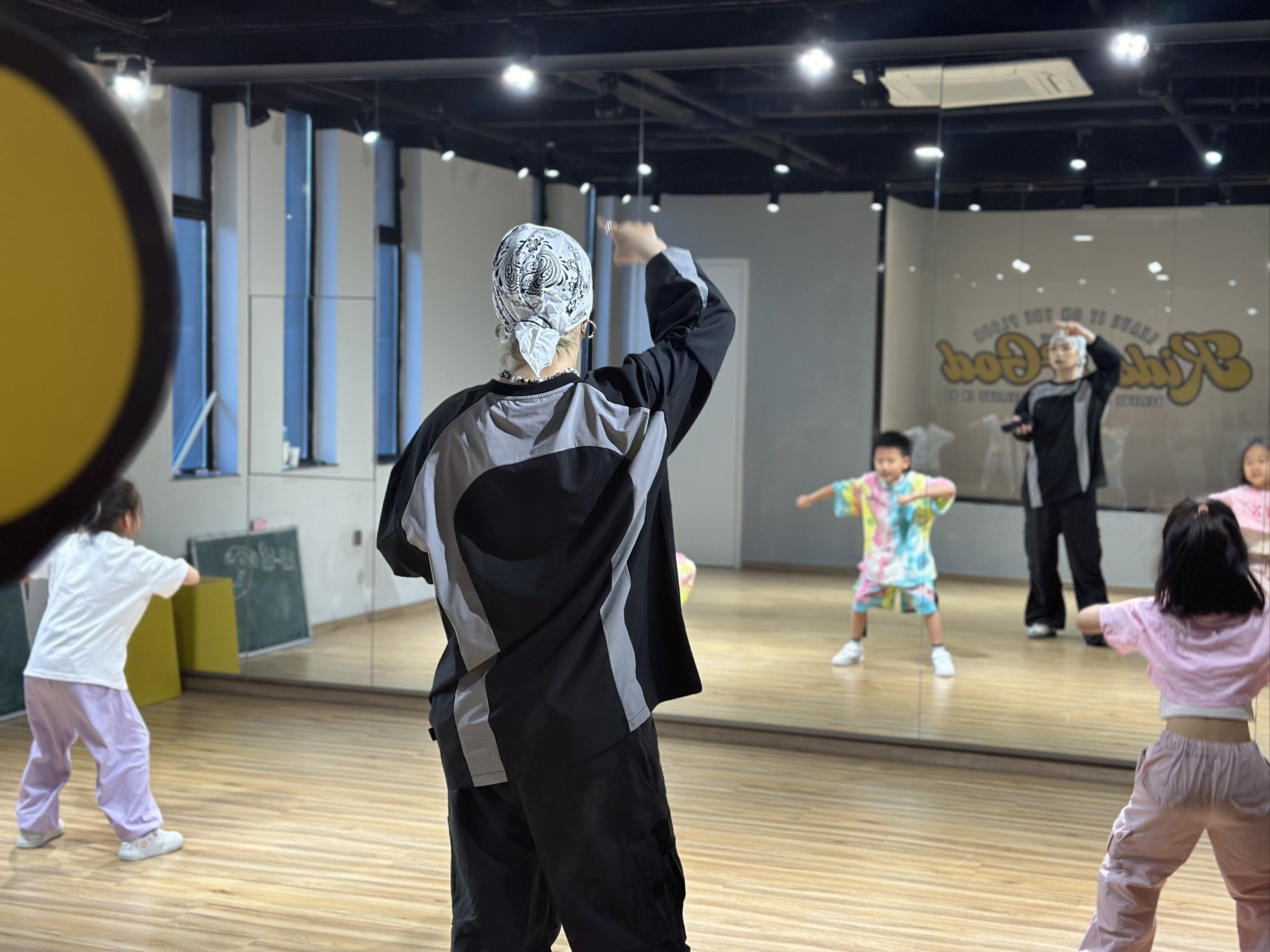 街舞寒假班(街舞寒假班海报) 第2张 街舞寒假班(街舞寒假班海报) 第2张