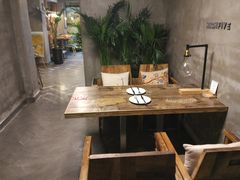 -HIGH FIVE哈福手工汉堡(桂林路店)