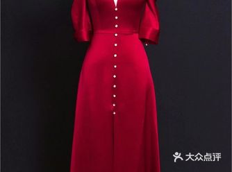 气质新娘 采用面料中的贵族 醋王缎 珍珠纽扣