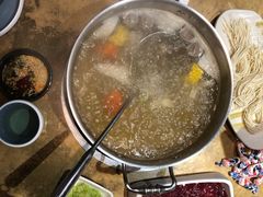 -左庭右院鲜牛肉火锅(金山万达店)