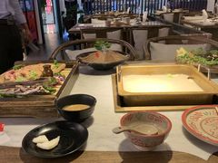 -尚尚仙·酸汤猪手·猪肚鸡火锅(华联万柳购物中心店)