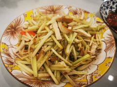 白水芹炒豆腐丝-小实惠嘉(威海路店)
