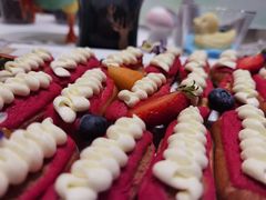 龙虾刺身，各种广式甜品自助餐-艺厨风尚餐厅 · 桔钓沙莱华度假酒店