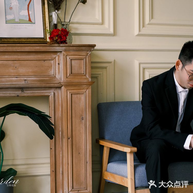 在古特花园迎来了第一场秋季小型婚礼 