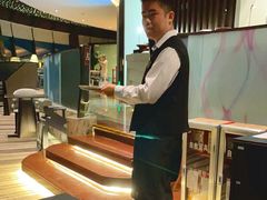 -亚洲国际大酒店·云顶阁旋转自助餐厅