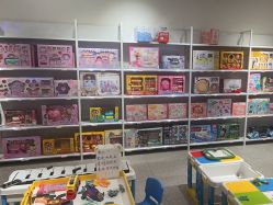 -嗨本可潮玩仓(大兴大悦春风里店)