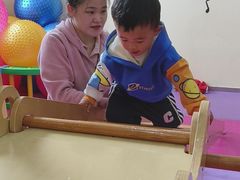 -瑞恩宝感统训练·语言提升·蒙氏托育中心