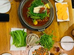 -喇喇排骨火锅·传统韩式脊骨汤(望京西园总店)