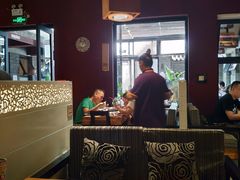 大堂-苹果树下艺术餐厅(宋庄店)