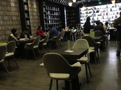 -钟书阁(松江泰晤士小镇店)