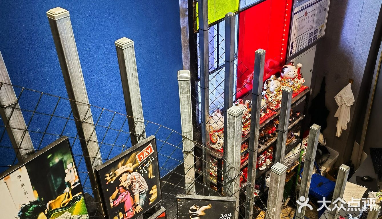 外摆、投影、潮语、出片、杰伦、精酿，这家新开烧烤店都有咯[色]