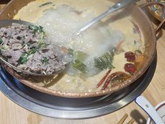 -洱火云南酸菜牛肉火锅(石景山当代商城店)