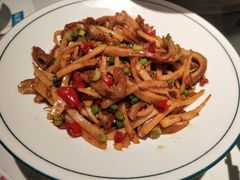 酸萝卜炒卤牛肚-坛宗剁椒鱼头(河西王府井店)