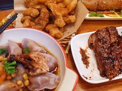 -爆炸头阿姨小四川正宗川味小吃(无任何分店)