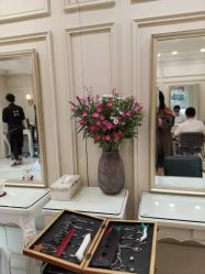 -e hair salon