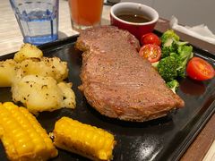-必胜客(证大大拇指店)