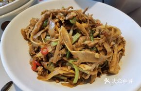 Tongshan Bamboo Shoots with Pork Strips