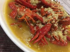 蒜香小龙虾-扒虾小妹儿麻辣海鲜(宏图街店)