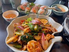 -大头虾越式风味餐厅(光明广场店)