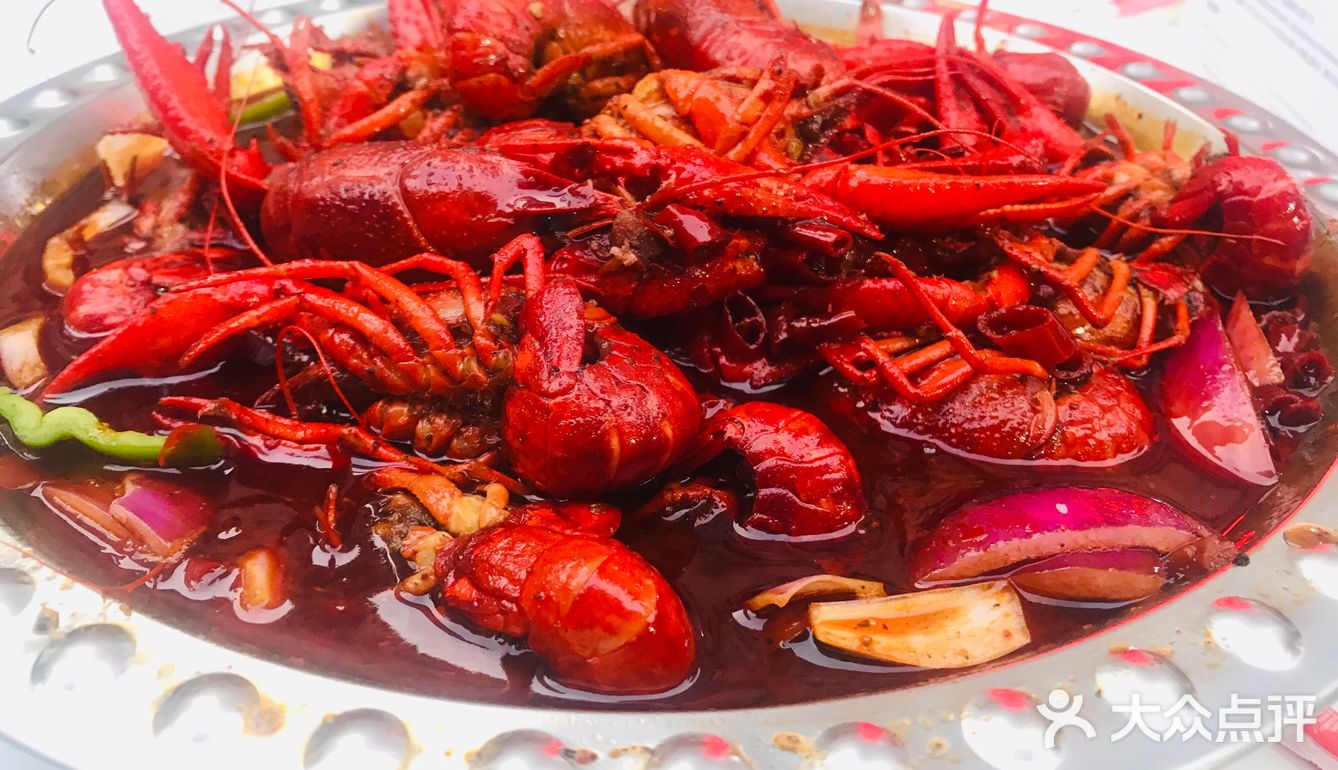 小龙虾是每天江苏新鲜运送的青虾，壳软新鲜肉嫩