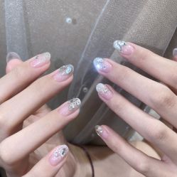 -花岐款式专研健康美甲沙龙