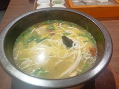 -良米山·云南野生菌过桥米线(上海首店)