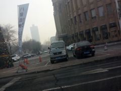 -八府香鸭·啫啫煲(华山路店)