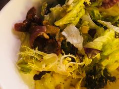 烟熏A级鸭胸配牛油果彩豆沙拉-天空花园餐吧·生日·团建(南山店)