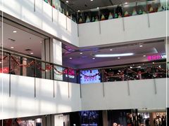 -唯品会(北京国瑞城店)
