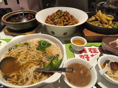 -鑫小城故事·藕汤·家常菜(台北一路总店)