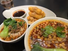 -麻六记(凤凰汇店)