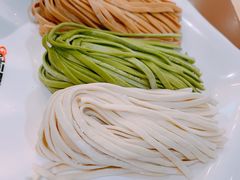 -何鲜菇火锅(大营盘店)