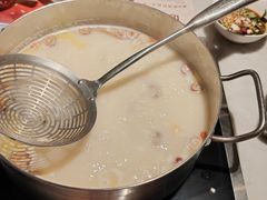 -尚尚仙·酸汤猪手·猪肚鸡火锅(华联万柳购物中心店)