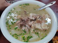 萝卜炖肘子-荣生萝卜汤饭店