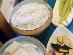 -鲜念蒸汽石锅鱼(红山6979店)